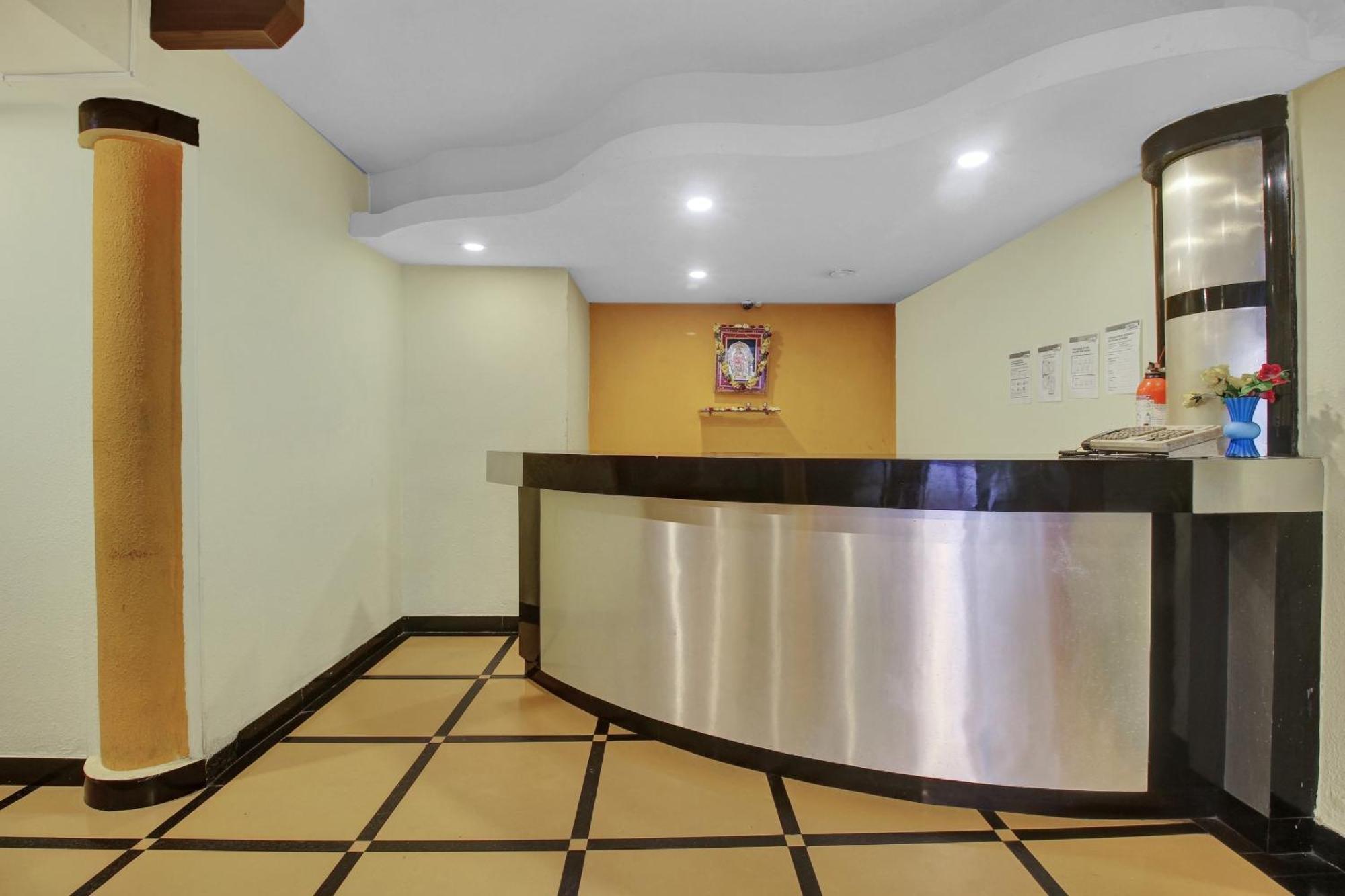 Hotel O Happy Rooms Hyderabad Exterior foto