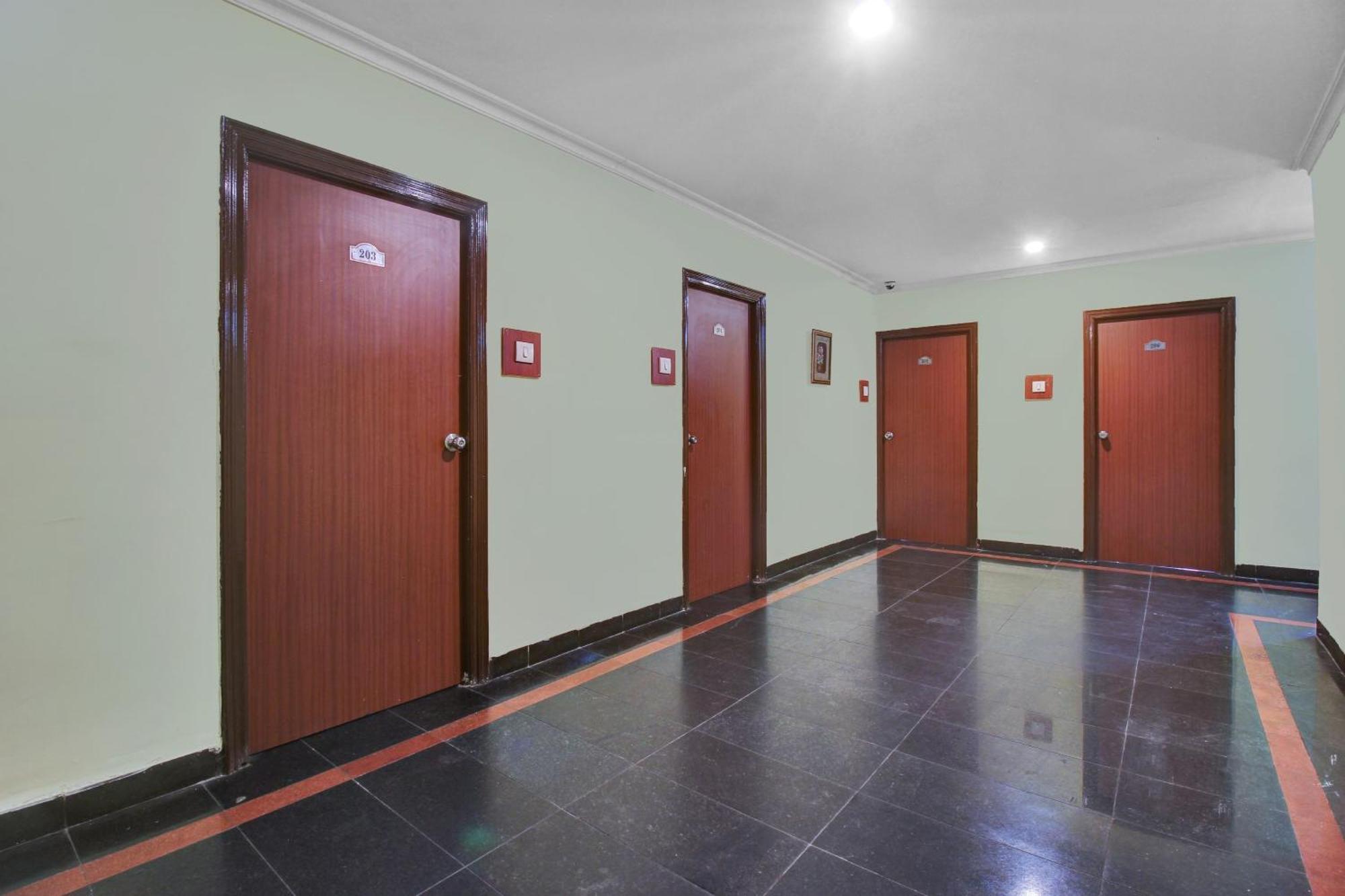 Hotel O Happy Rooms Hyderabad Exterior foto